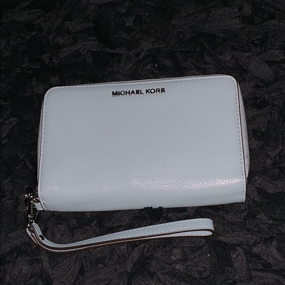 Michael Kors wallet - Picture 1 of 5